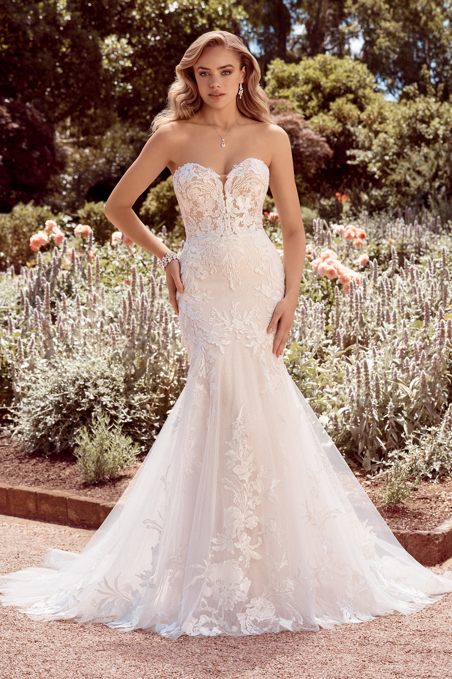 Sweetheart Lace Wedding Dress with Shimmer