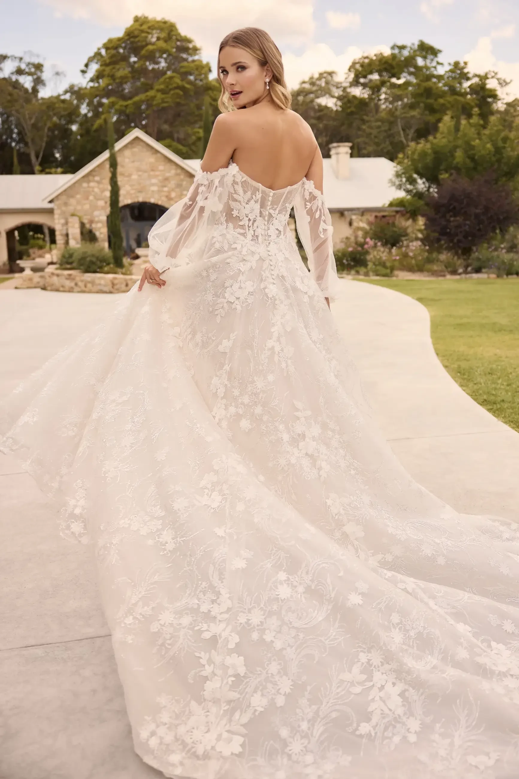 Bridal Trends vs. Timeless Styles: Which Look is Right for You?