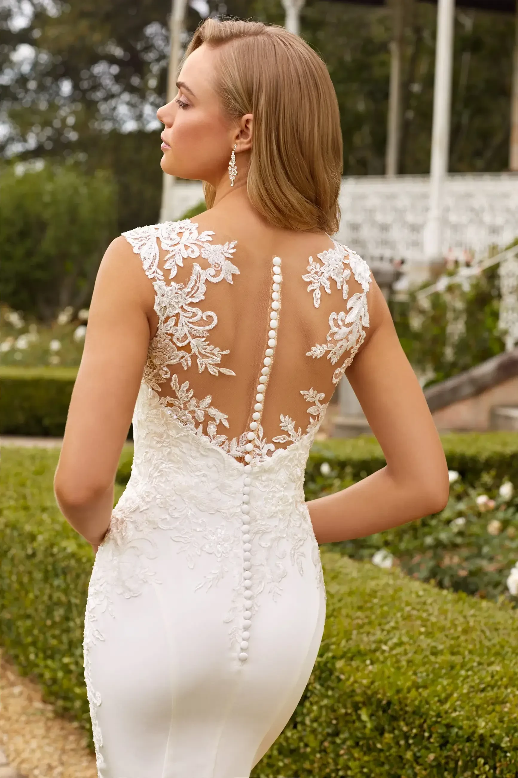 Make an Entrance and an Exit: Stunning Open Back Wedding Dresses