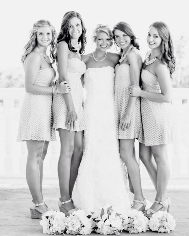 13 photos to take with your bridesmaids we ♥ this! moncheribridals.com