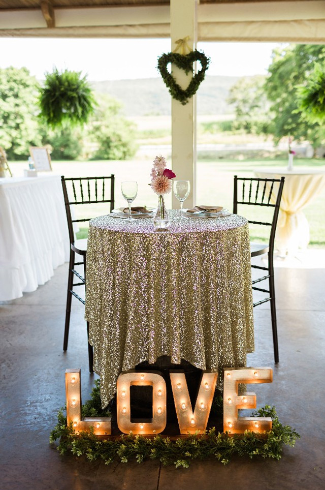 21 Sweetheart Table Ideas For Weddings