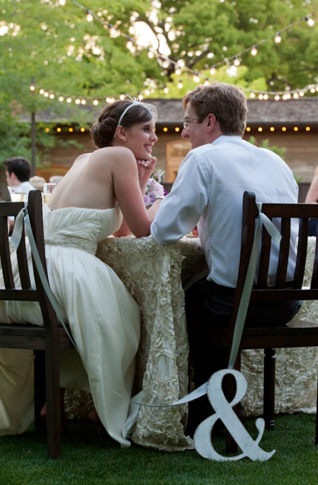 21 Sweetheart Table Ideas for Weddings ~ we ♥ this! moncheribridals.com
