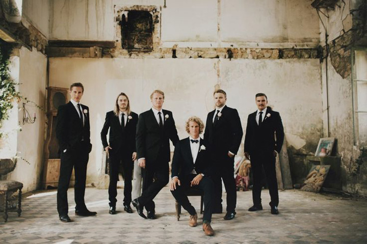 27 Awesome Groomsmen Photos ~ we ♥ this! moncheribridals.com