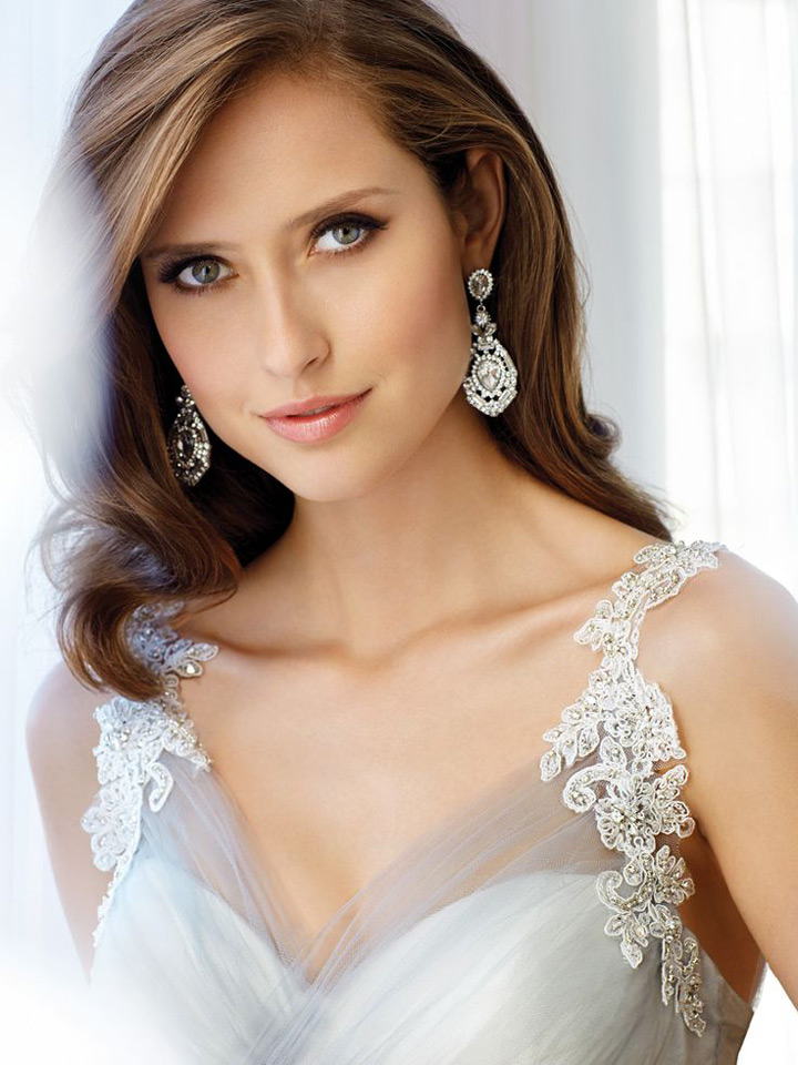 ~ we ❤ this! moncheribridals.com