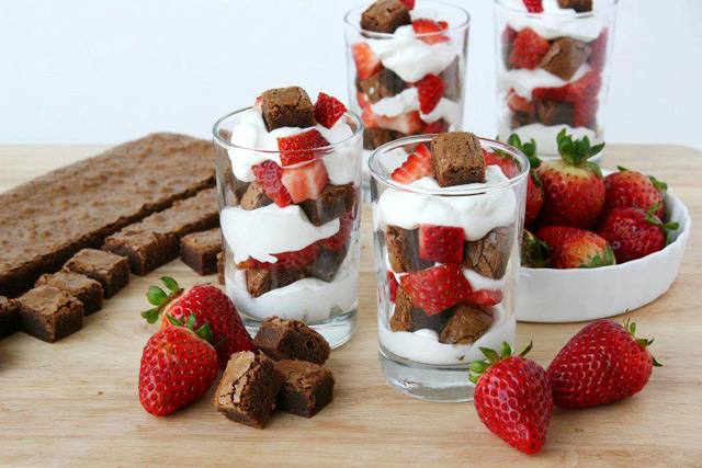 15 Delicious Shot Glass Wedding Dessert Ideas Desktop Image