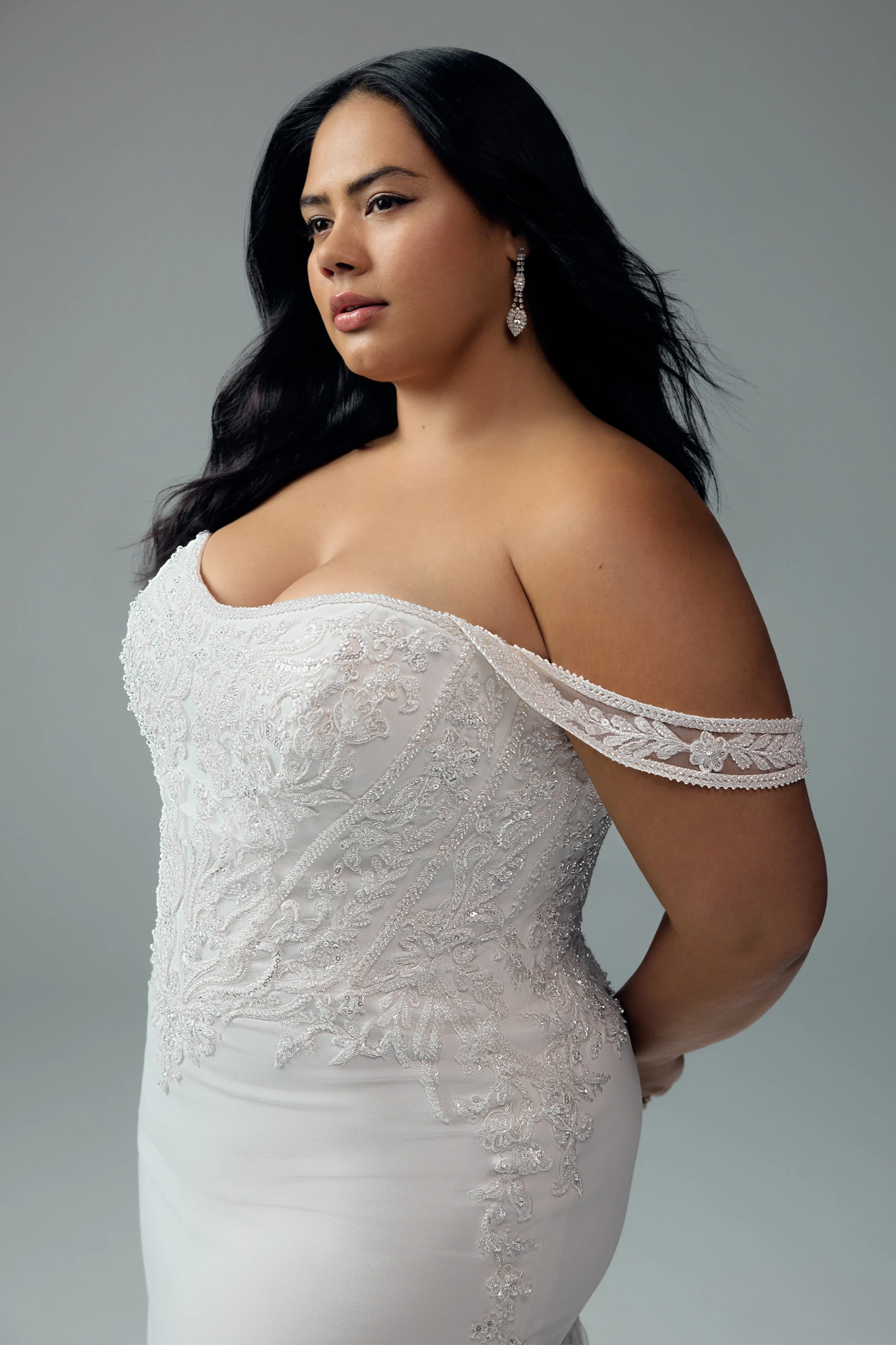 Voluptuous デモテープ ZEDEKHAH SOPHIA Crepe Bridal Gown with Modern Aesthetic | Sophia Tolli Mila ST652SB