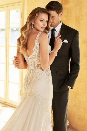 Effortless Chiffon Fit and Flare Wedding Gown Summer $3 thumbnail