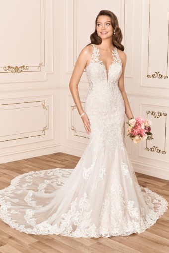 Show-Stopping Lace Gown with Feature Train Megan $1 thumbnail