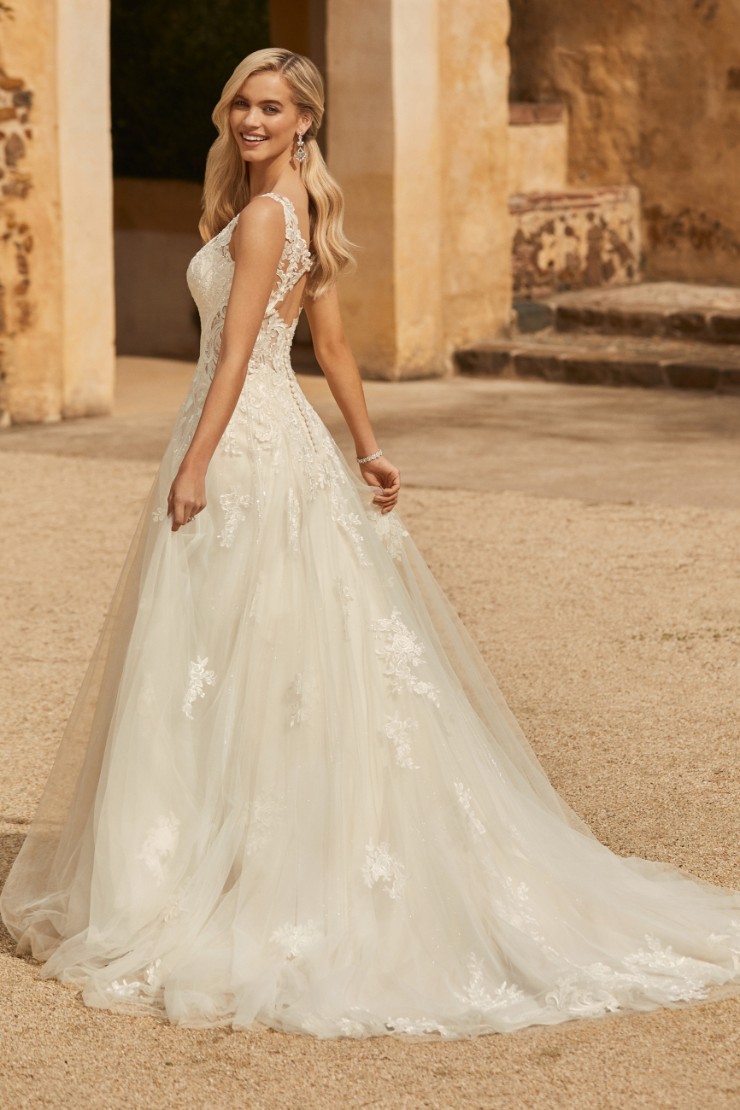 Classic Romantic A-Line Wedding Dress Chiara #$1 picture