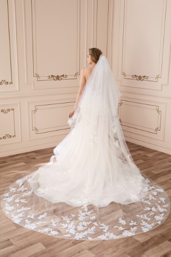 Breathtaking Two-Tier Circle Cut Veil $0 default thumbnail