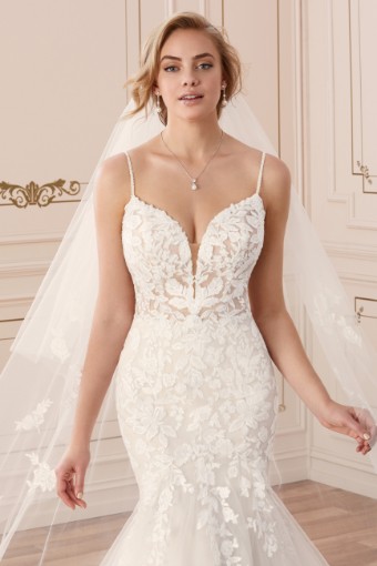 Breathtaking Two-Tier Circle Cut Veil $1 thumbnail