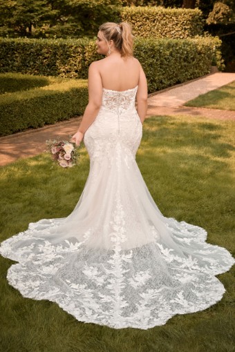 Bespoke Lace Gown with Dramatic Shaped Train Reba $2 thumbnail