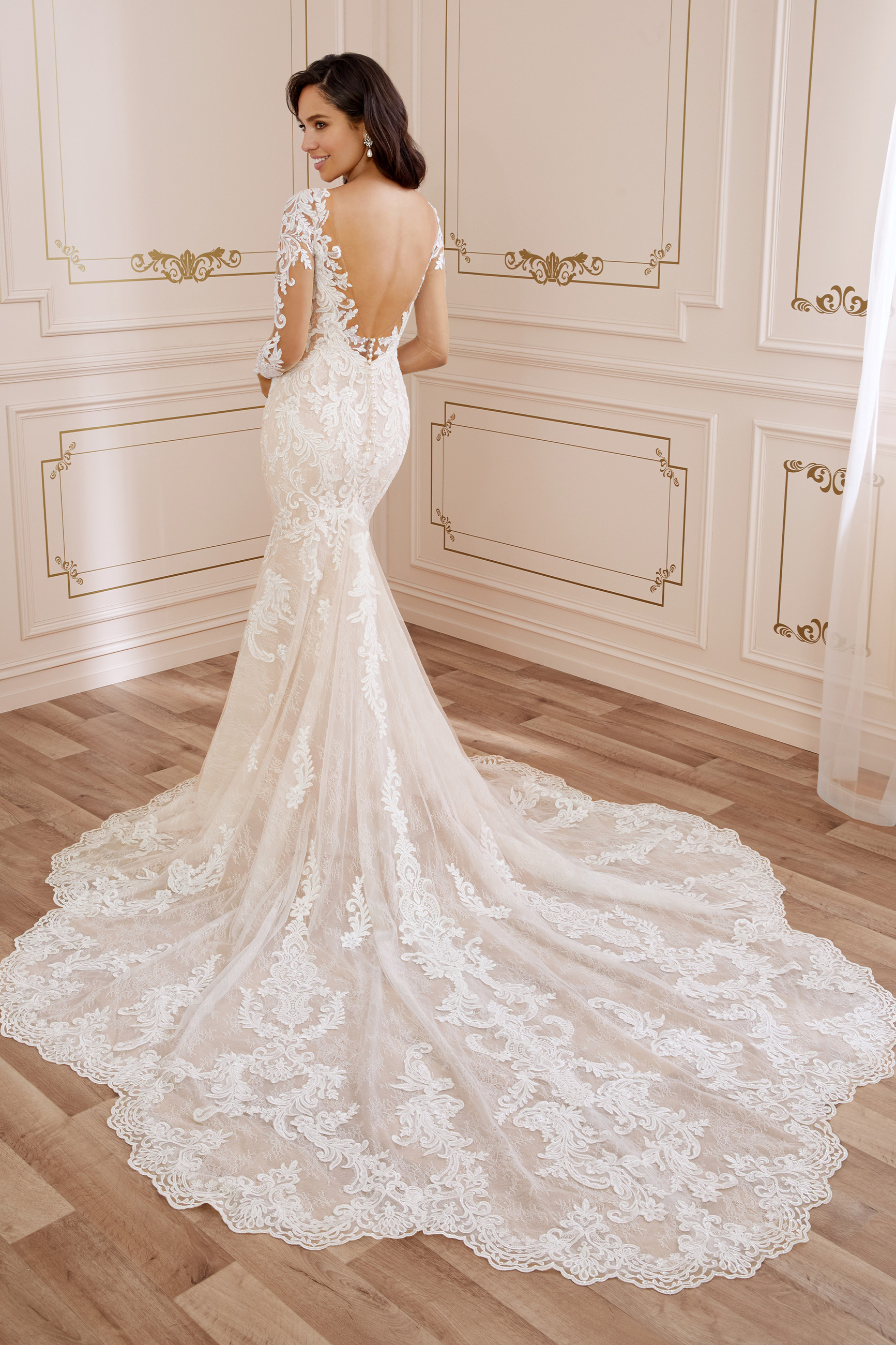 Sexy Lace Wedding Dress with Long 