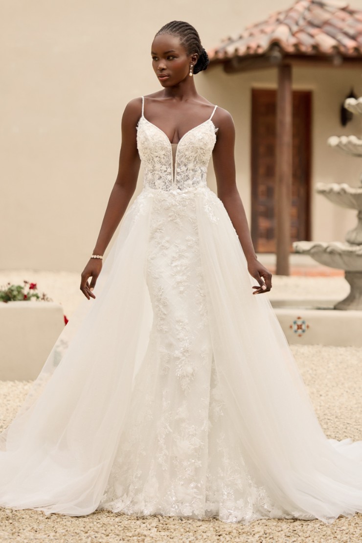 Plus size wedding dress with detachable skirt outlet