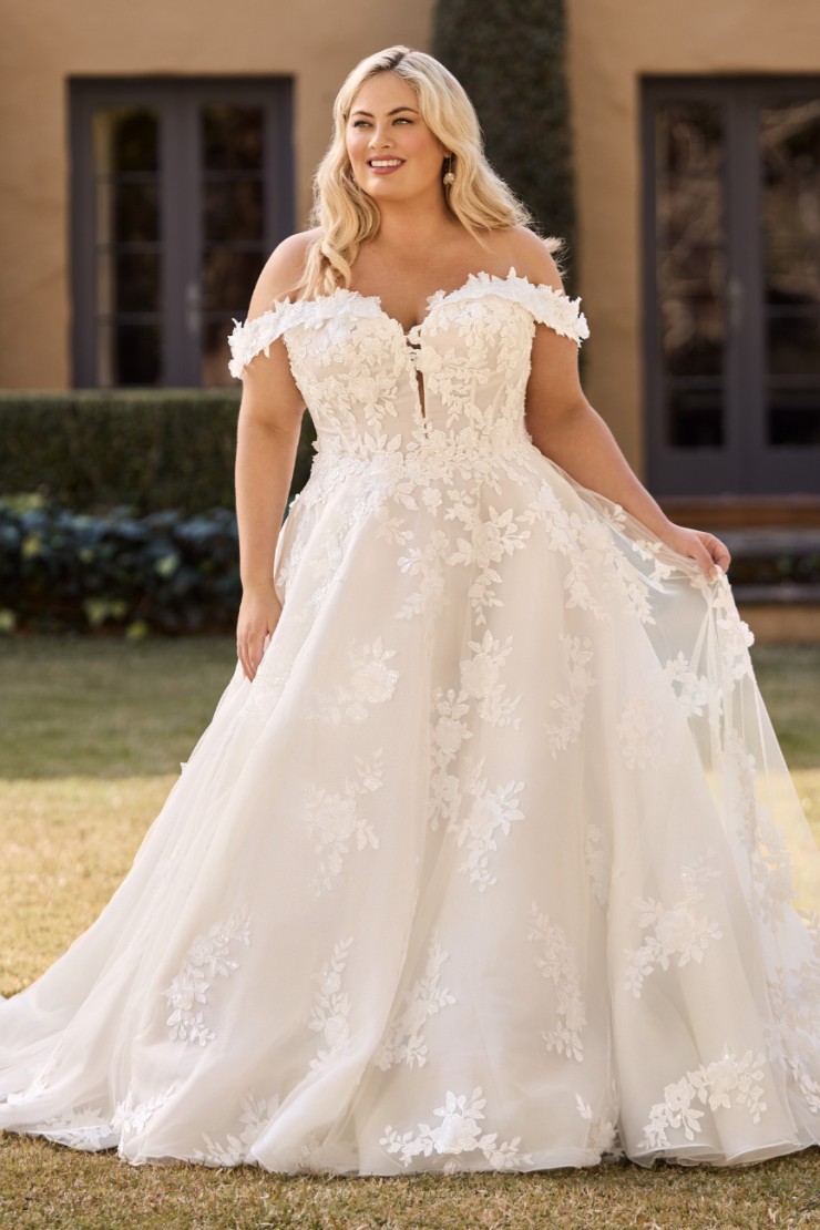 Timeless Voluminous Ball Gown Wedding Dress with 3D Lace Angel Thumbnail Image