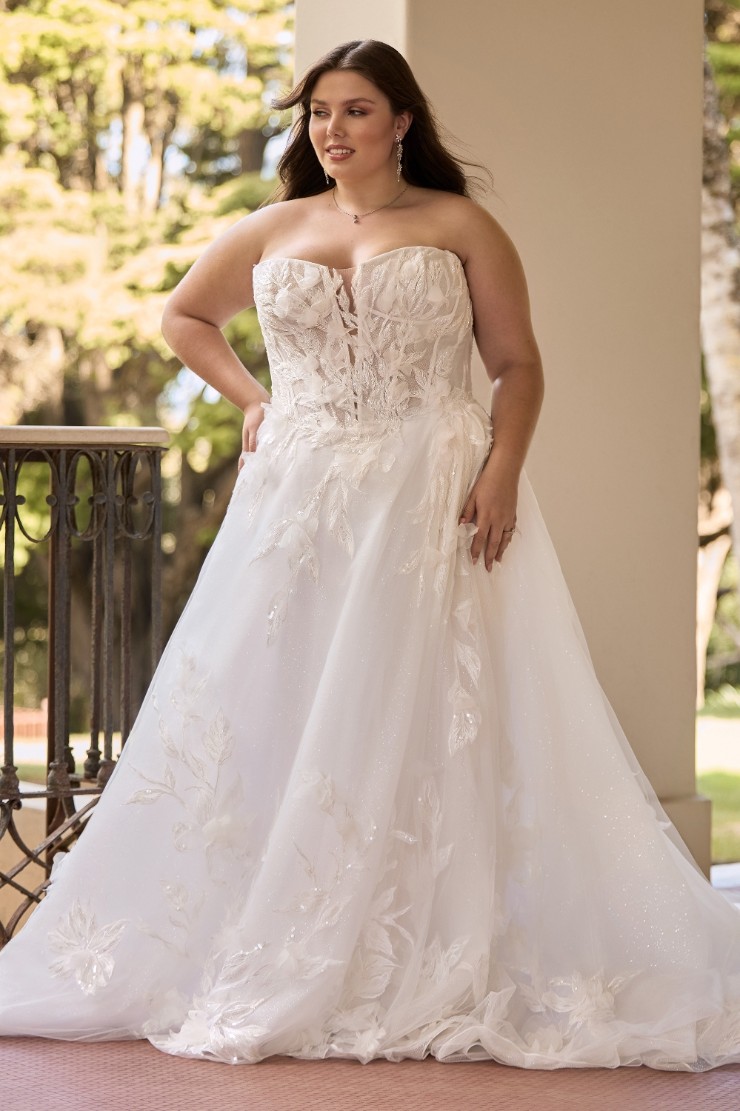 Romantic Wedding Gown with Ball Gown Skirt Mia Thumbnail Image